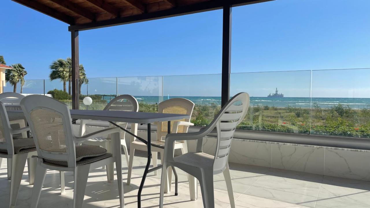 Beachfront Villa - Dasaki Larnaca Esterno foto