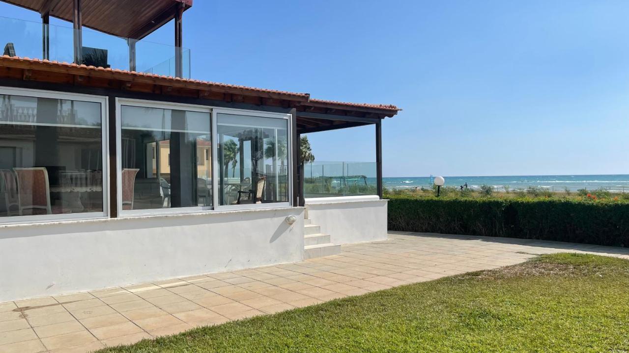 Beachfront Villa - Dasaki Larnaca Esterno foto