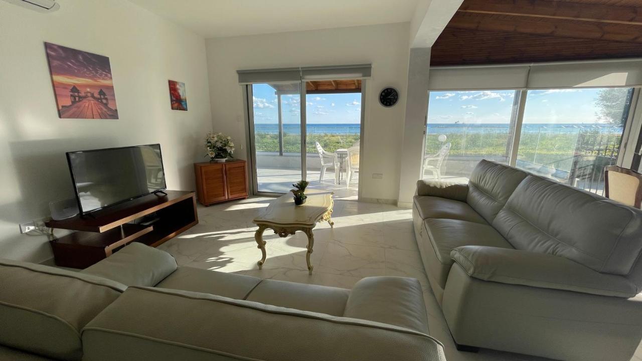 Beachfront Villa - Dasaki Larnaca Esterno foto