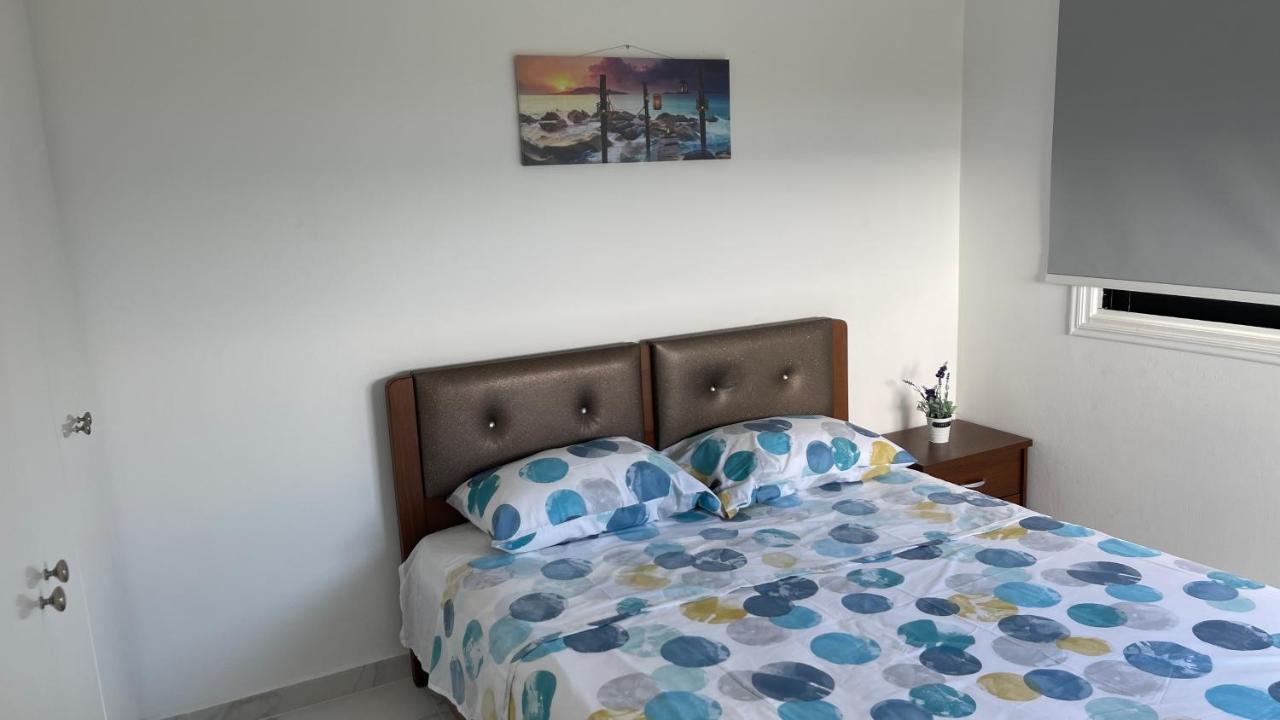 Beachfront Villa - Dasaki Larnaca Esterno foto