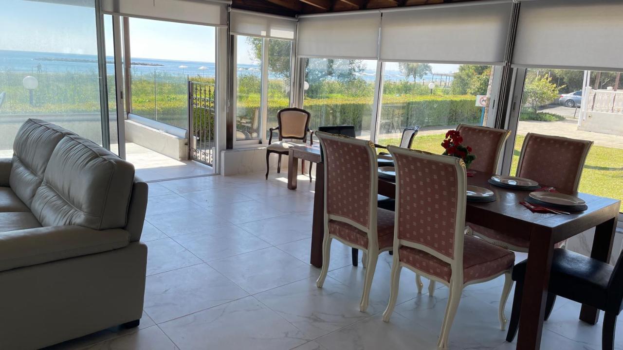 Beachfront Villa - Dasaki Larnaca Esterno foto